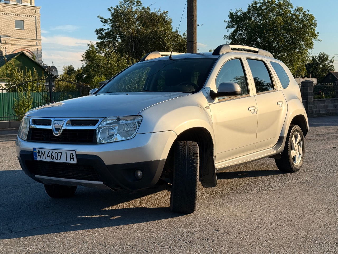 Dacia Duster - фото 1