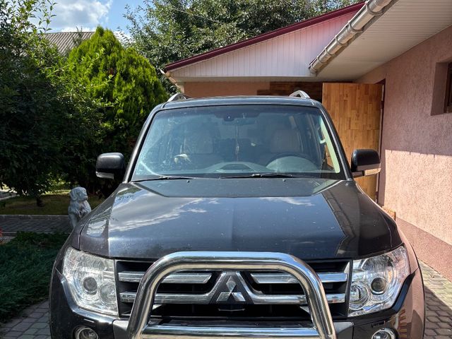 Mitsubishi Pajero - фото 1