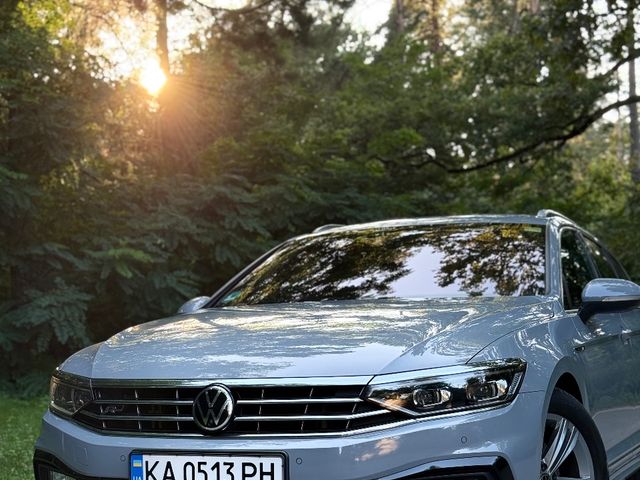 Volkswagen Passat - фото 3