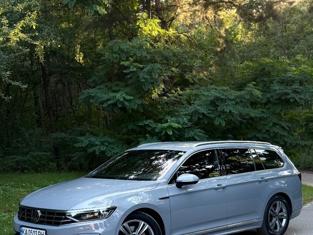 Volkswagen Passat - фото 2