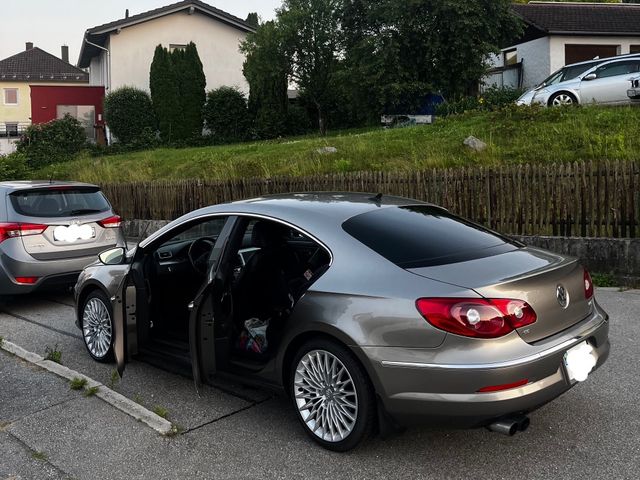 Volkswagen Passat CC - фото 2