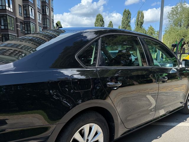 Volkswagen Passat - фото 4