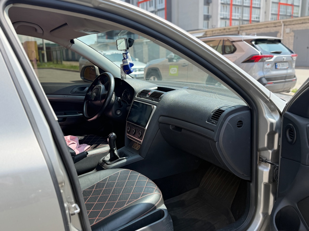 Skoda Octavia - фото 4