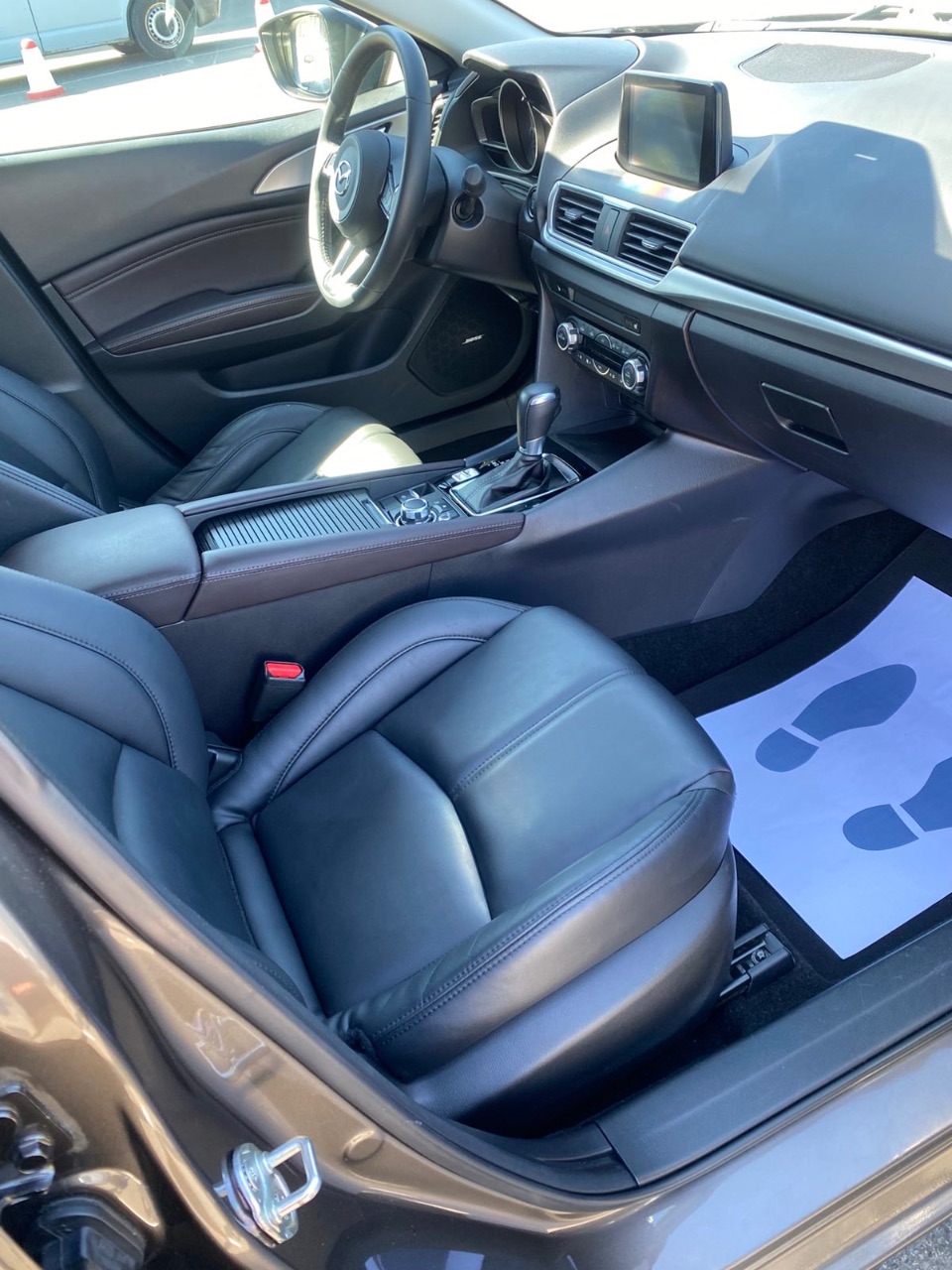 Mazda 3 - фото 15