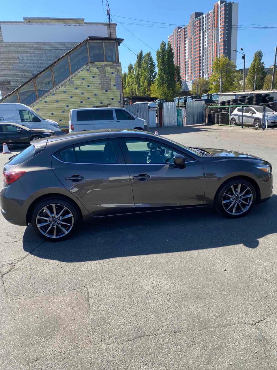 Mazda 3 - фото 11