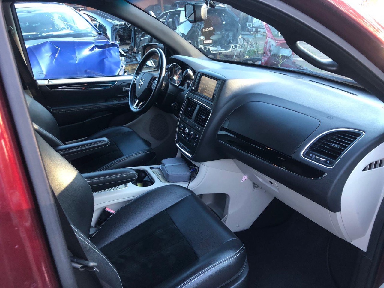 Dodge Caravan - фото 9