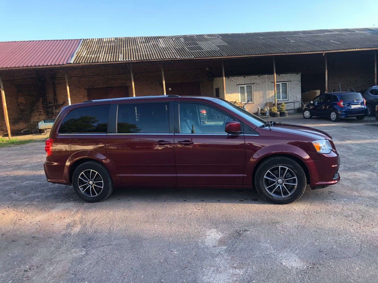 Dodge Caravan - фото 7