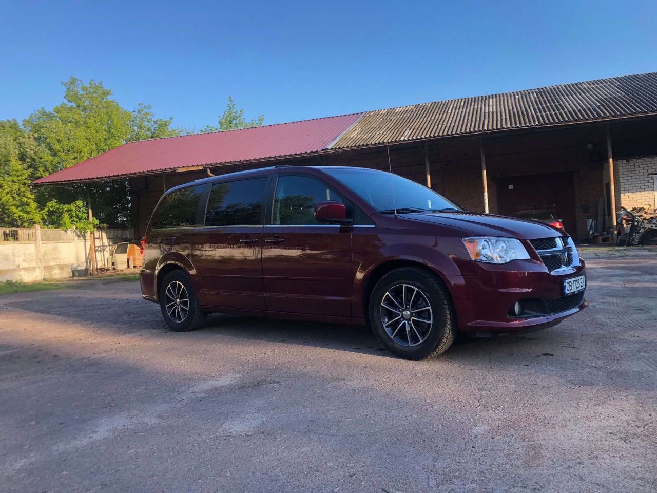 Dodge Caravan - фото 4