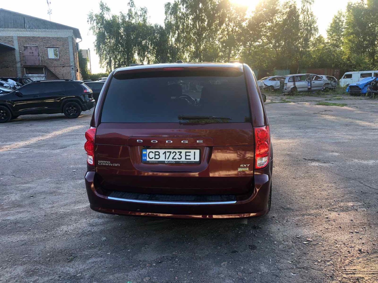 Dodge Caravan - фото 6