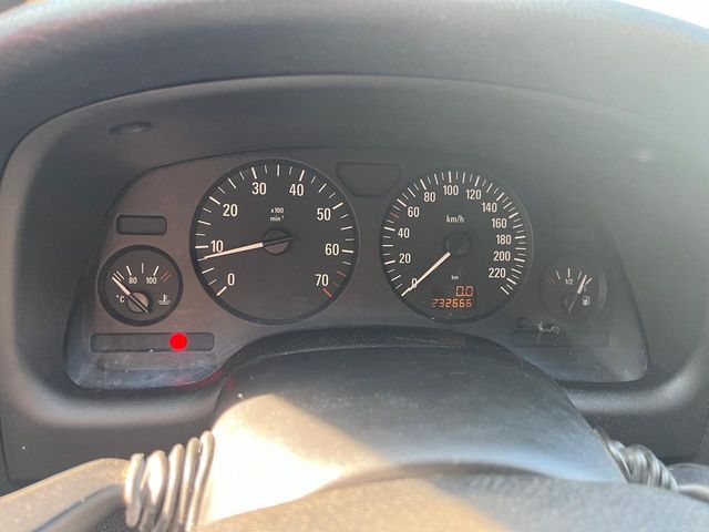 Opel Astra - фото 4