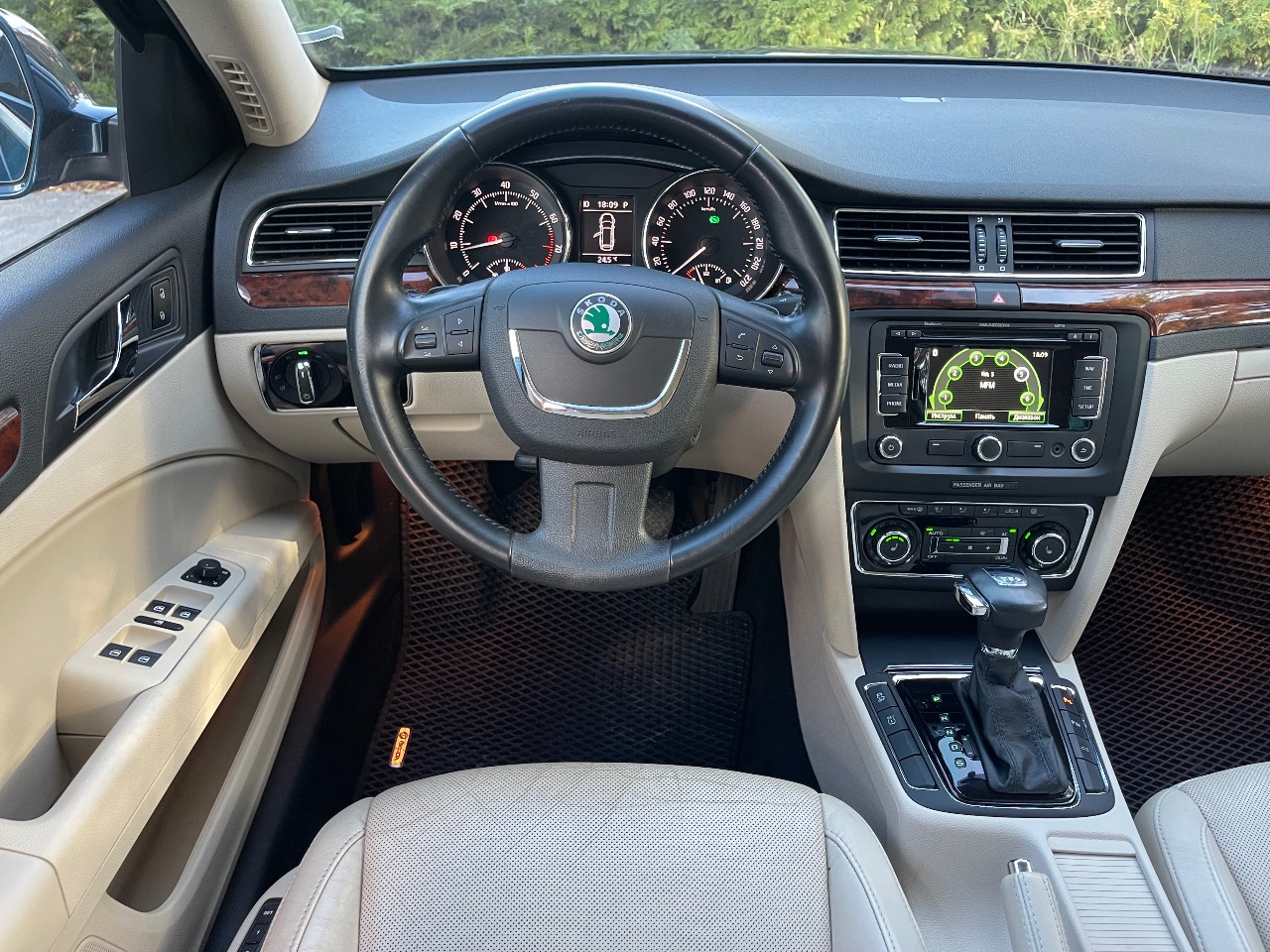 Skoda Superb - фото 45