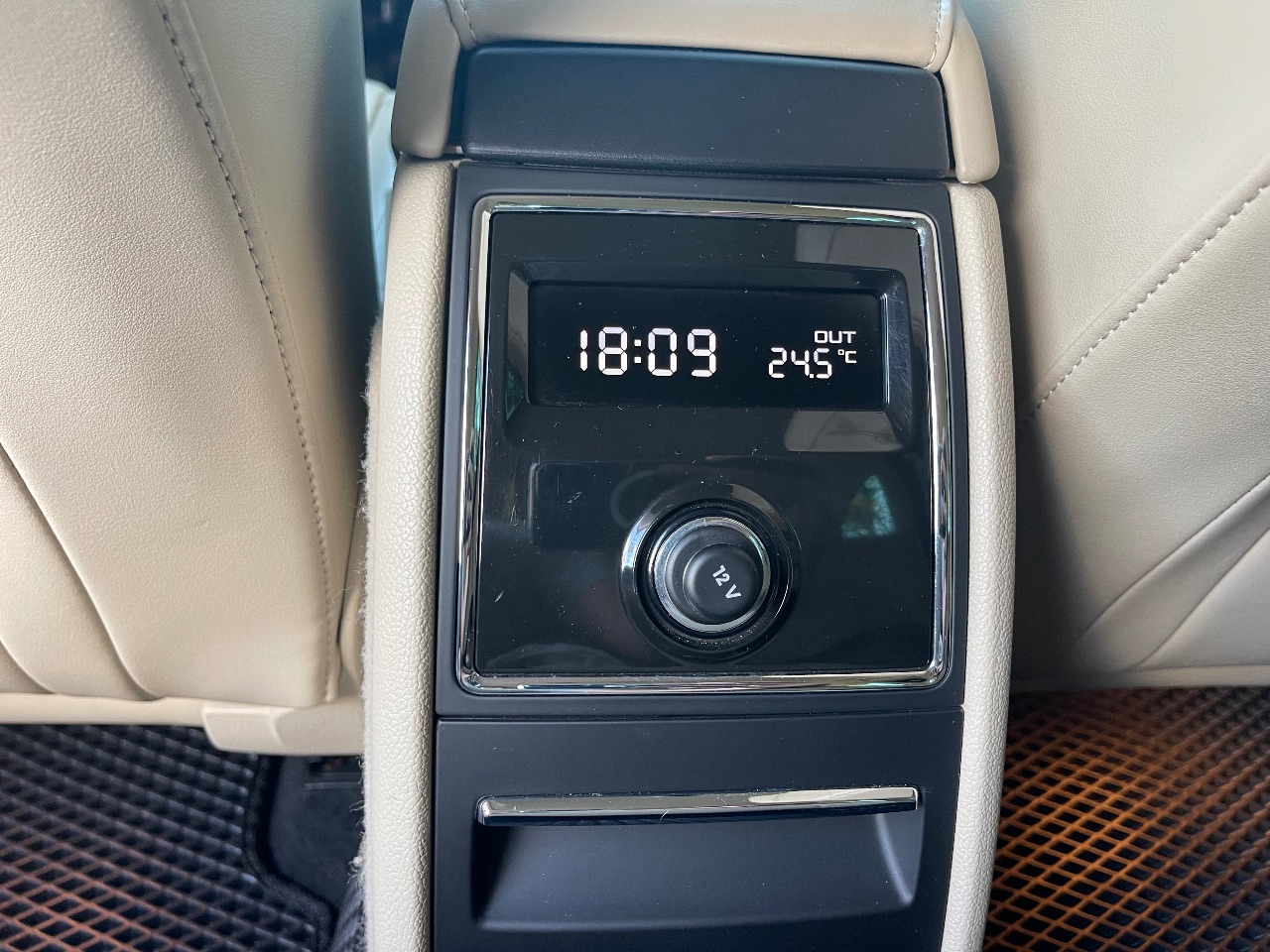 Skoda Superb - фото 46