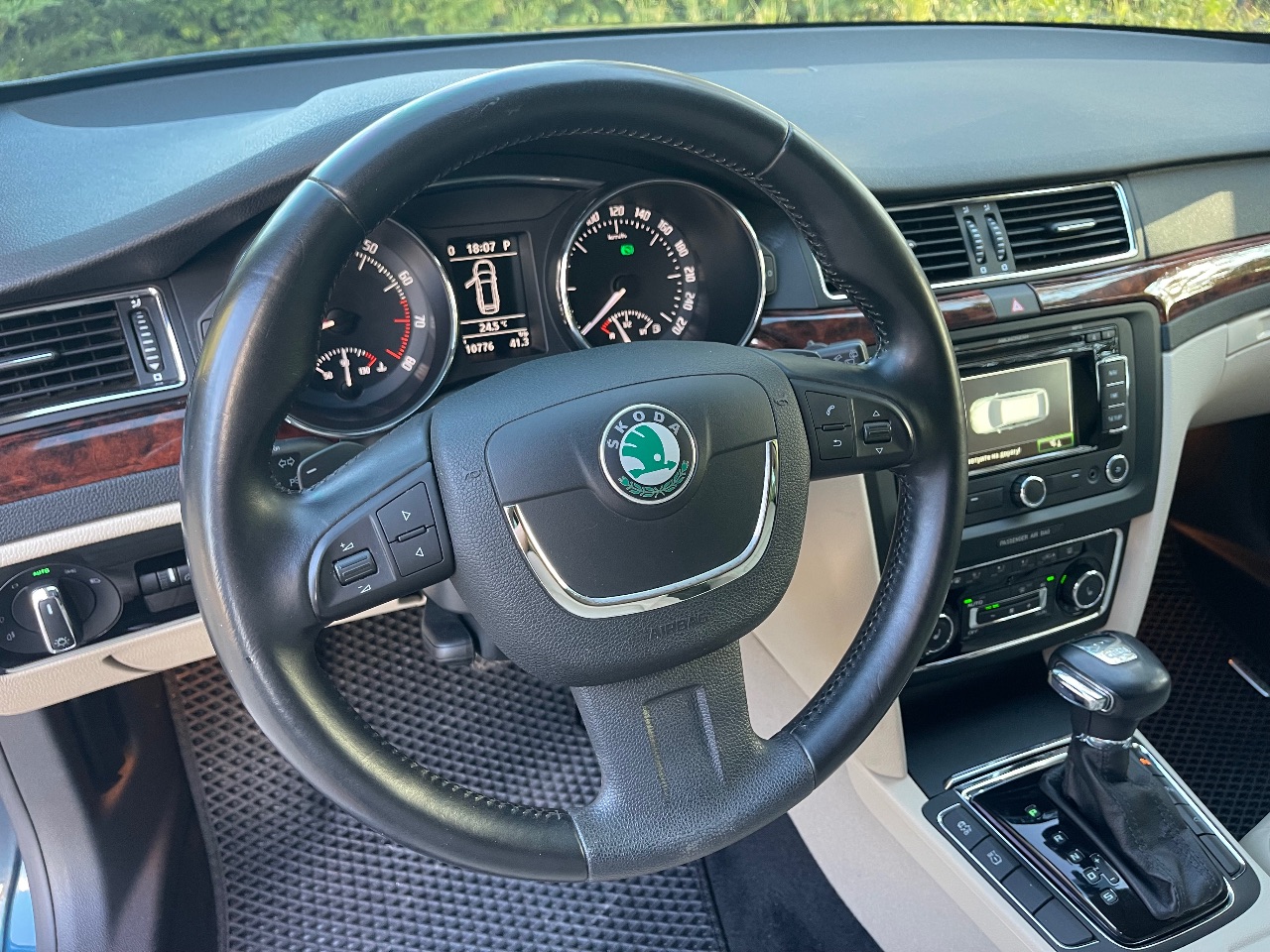 Skoda Superb - фото 32