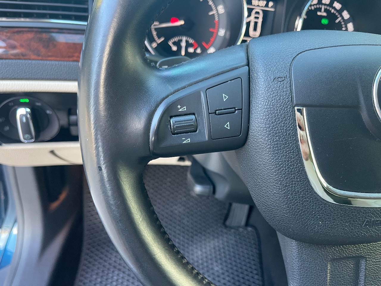 Skoda Superb - фото 33