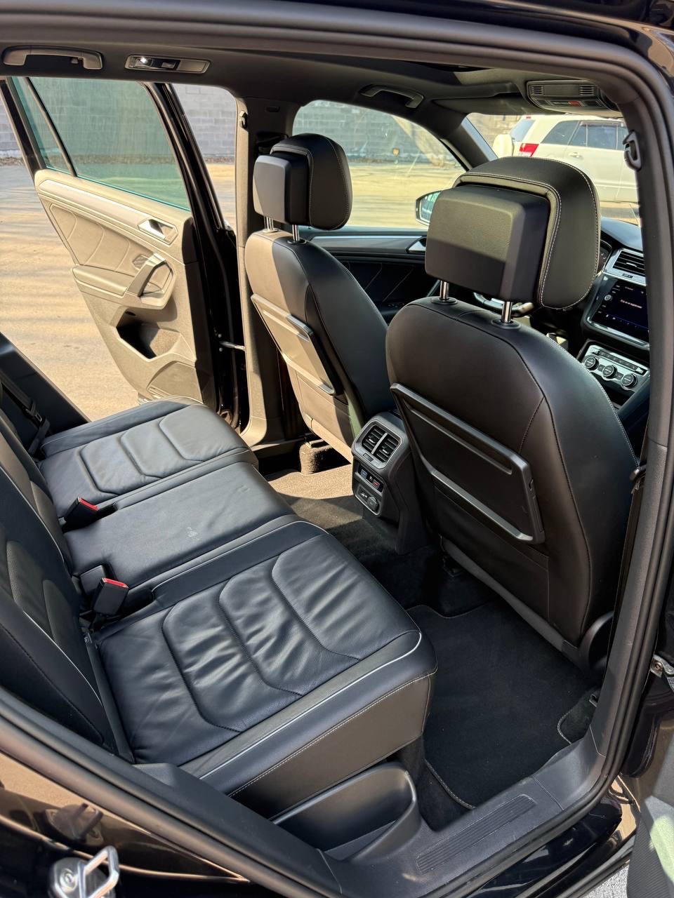 Volkswagen Tiguan - фото 12