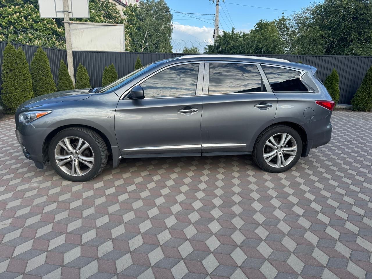 Infiniti QX60 - фото 2