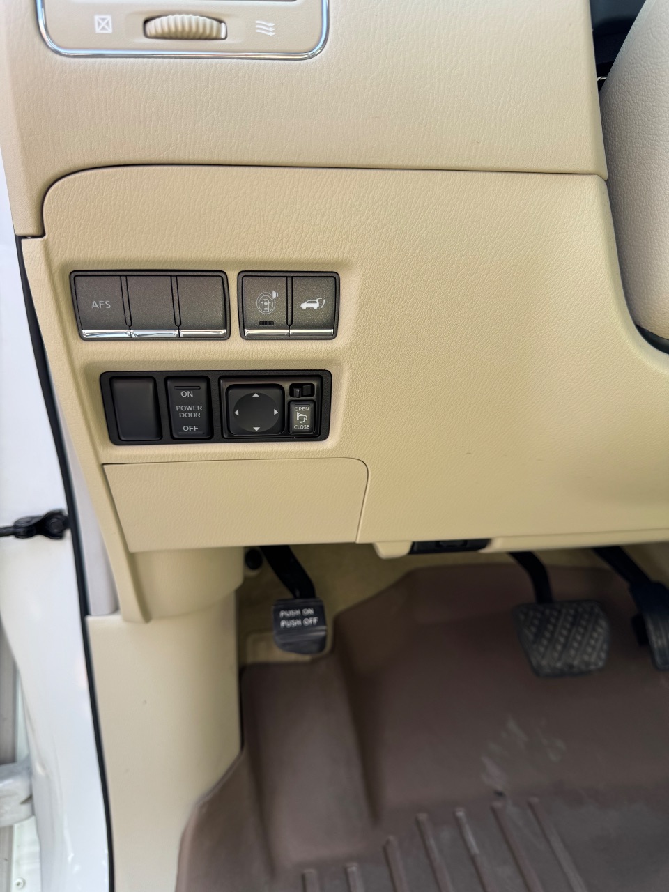 Infiniti QX56 - фото 7