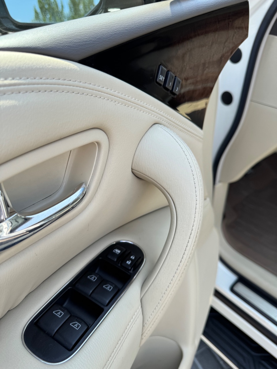 Infiniti QX56 - фото 8