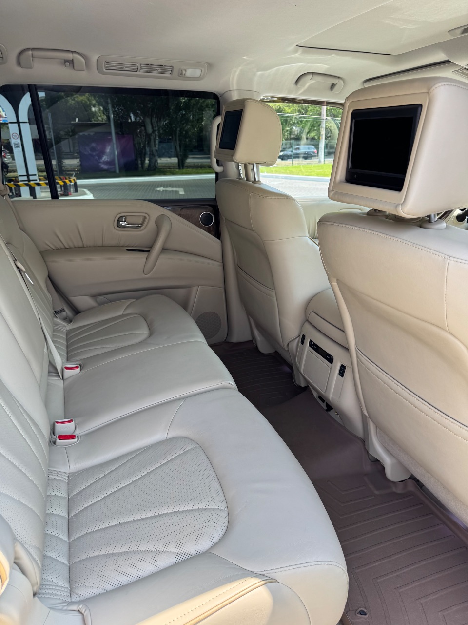 Infiniti QX56 - фото 14