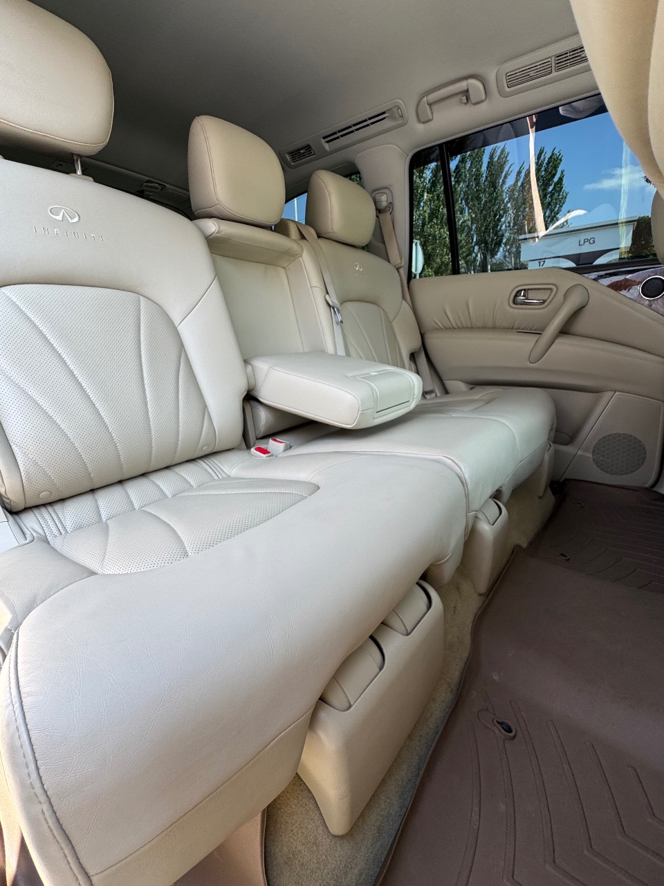 Infiniti QX56 - фото 12