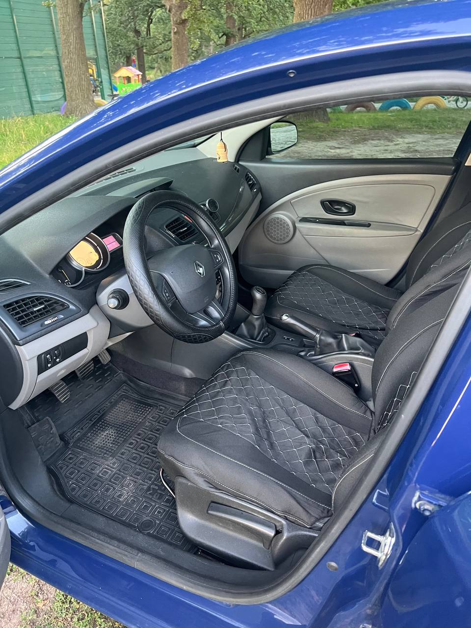 Renault Megane - фото 9