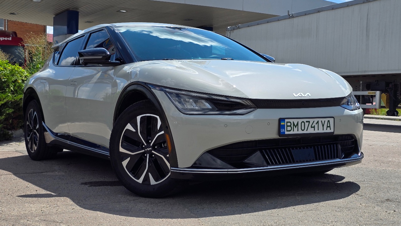 Kia EV6 - фото 1