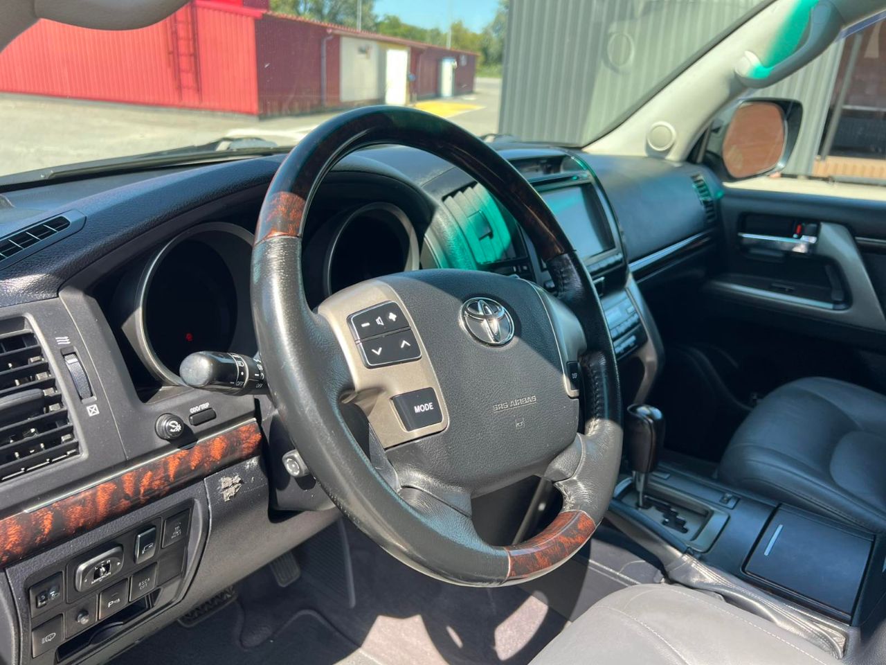 Toyota Land Cruiser - фото 11