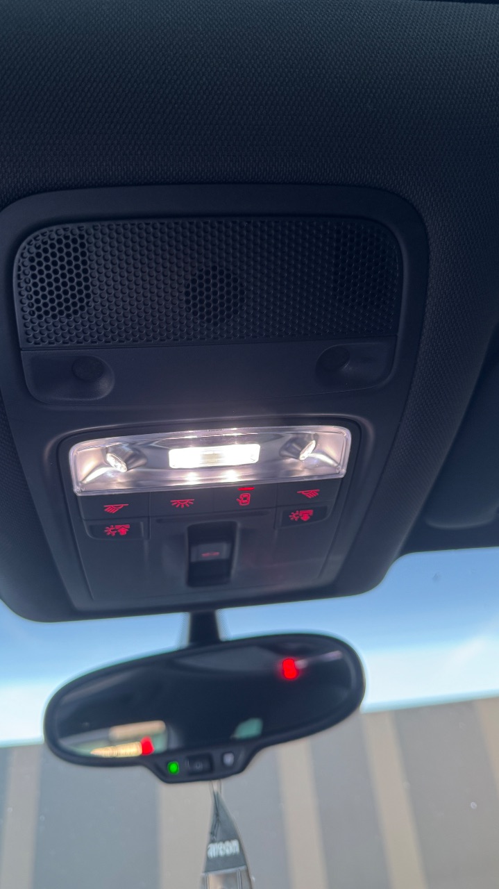 Audi Q3 - фото 25