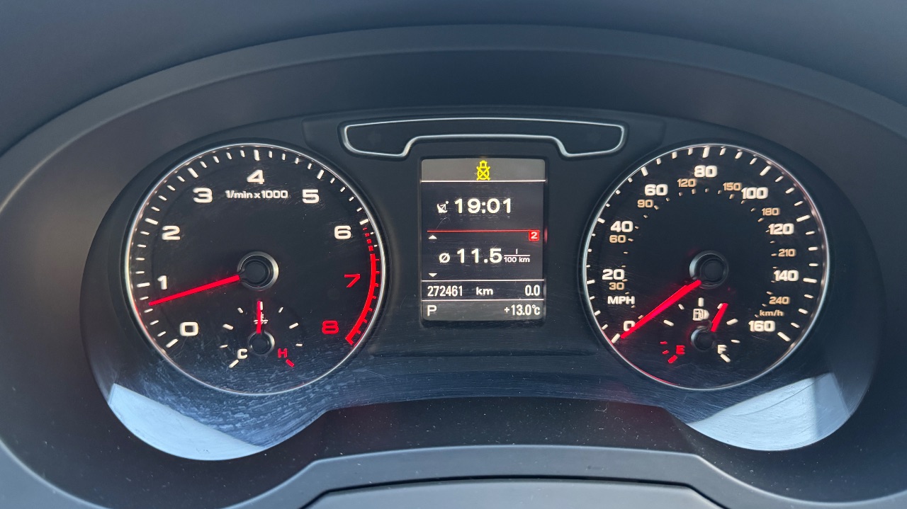 Audi Q3 - фото 23