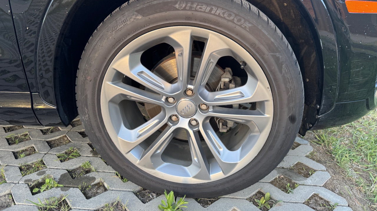 Audi Q3 - фото 27