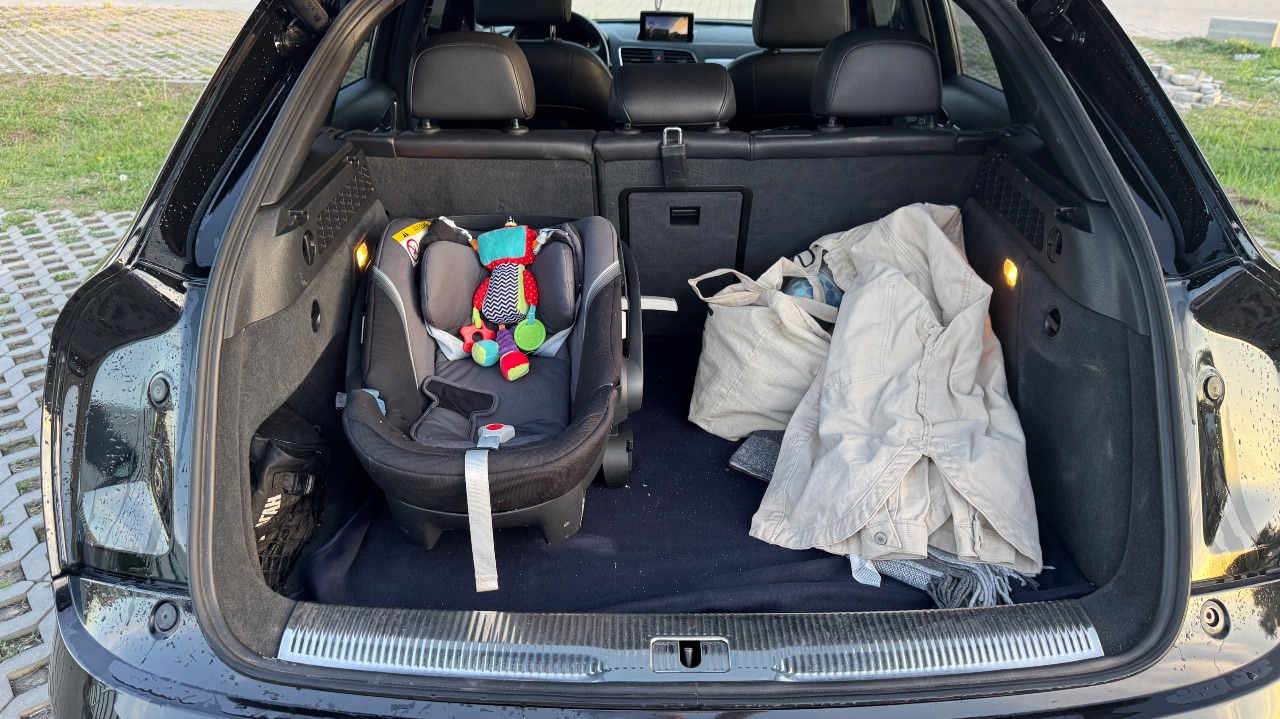 Audi Q3 - фото 18