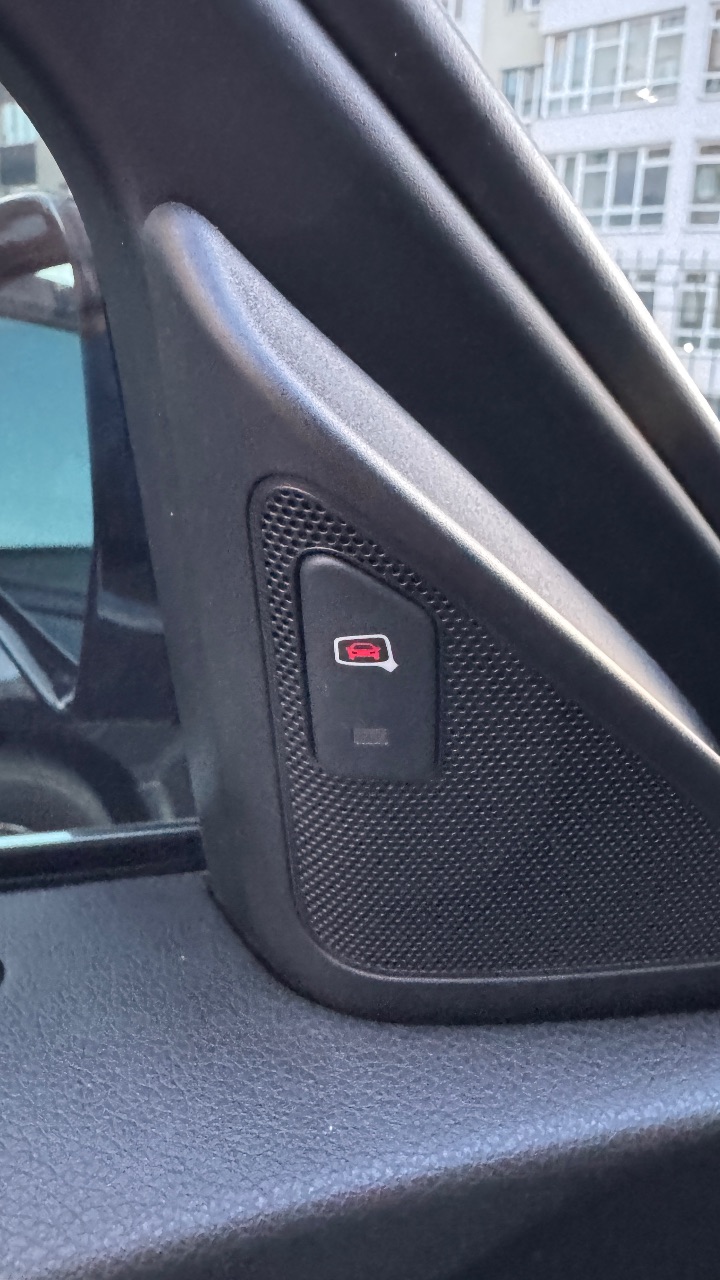 Audi Q3 - фото 26