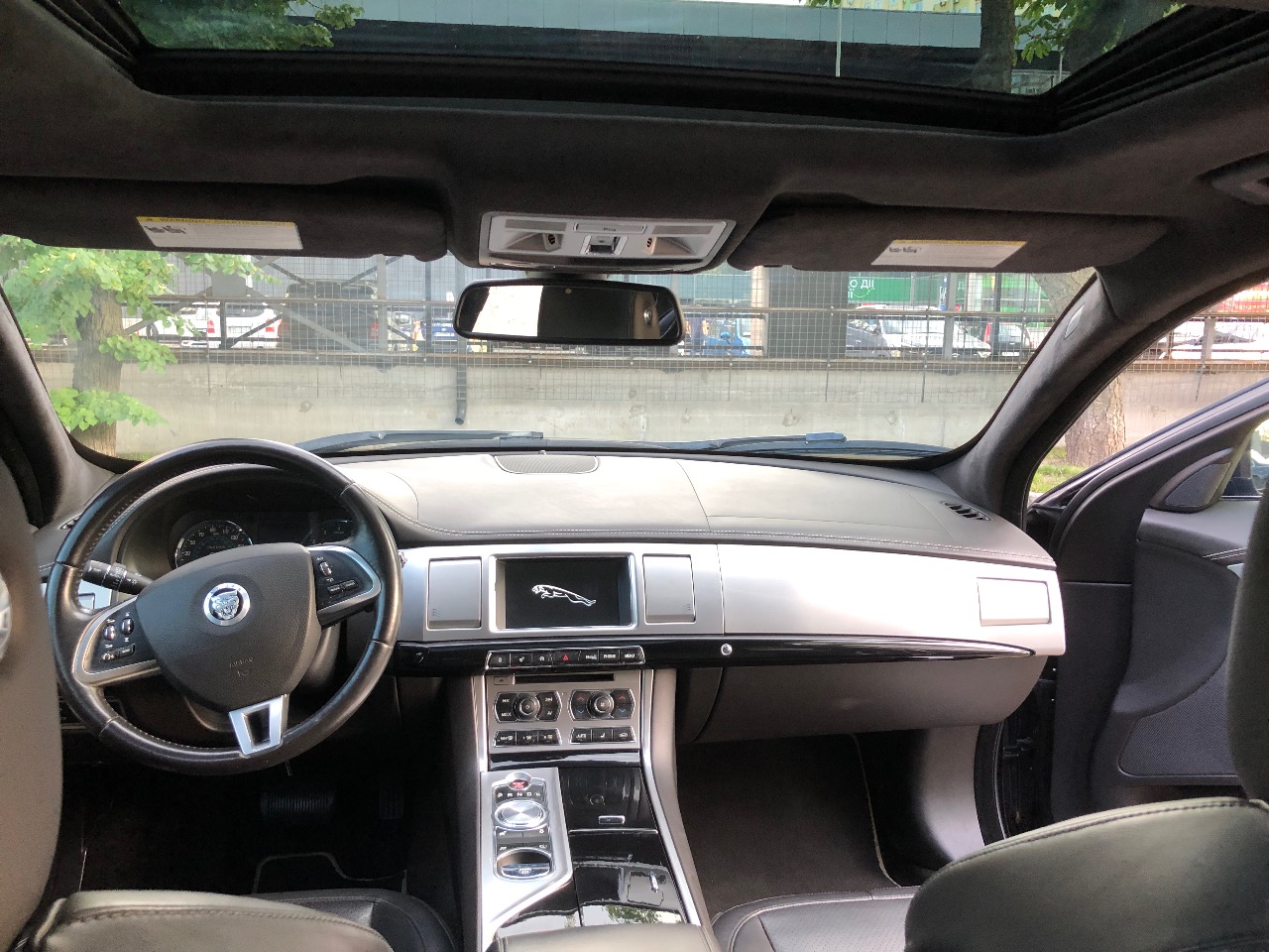 Jaguar XF - фото 3