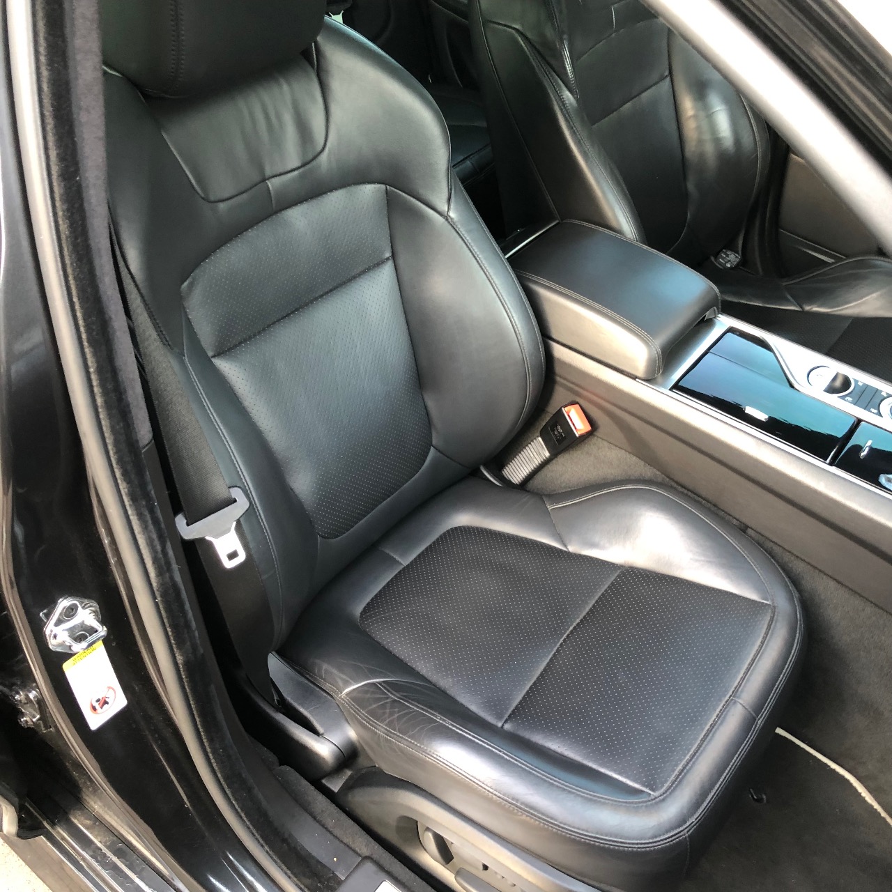 Jaguar XF - фото 8