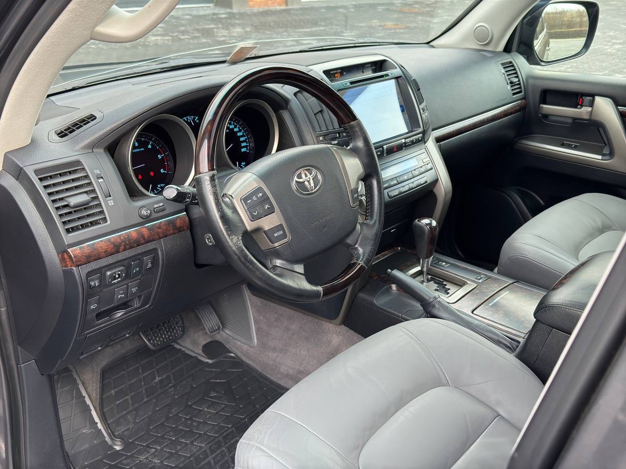 Toyota Land Cruiser - фото 13