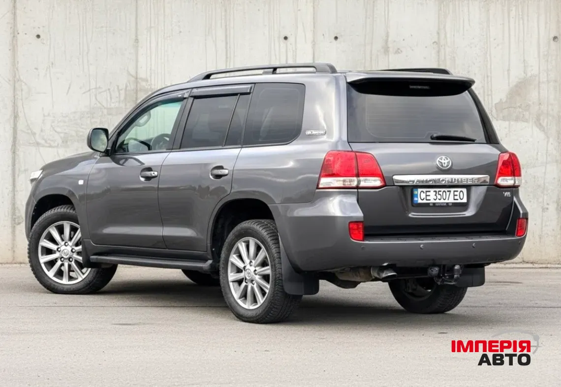 Toyota Land Cruiser - фото 3