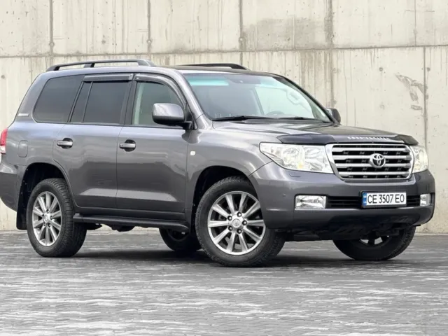 Toyota Land Cruiser - фото 1