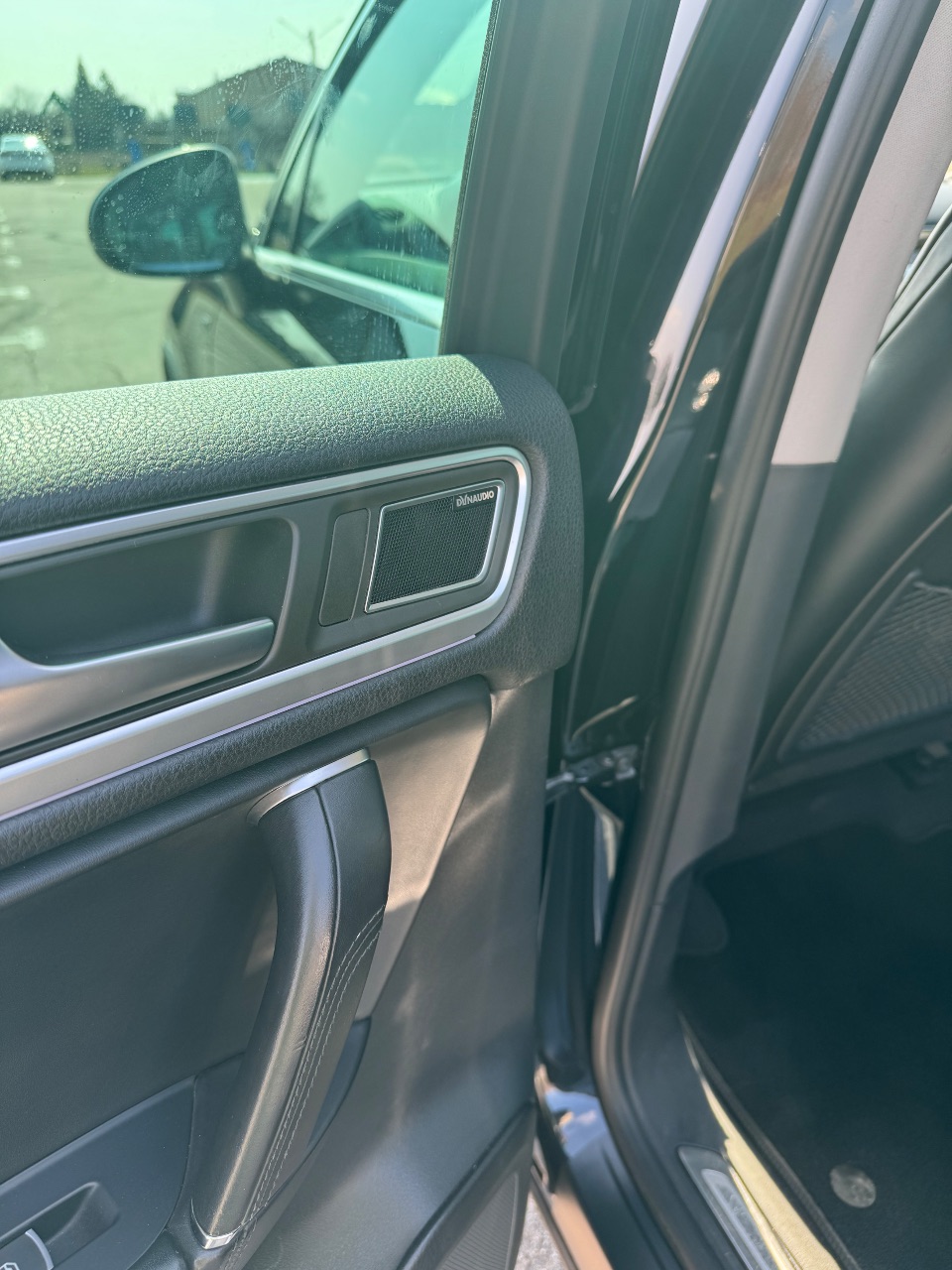 Volkswagen Touareg - фото 16