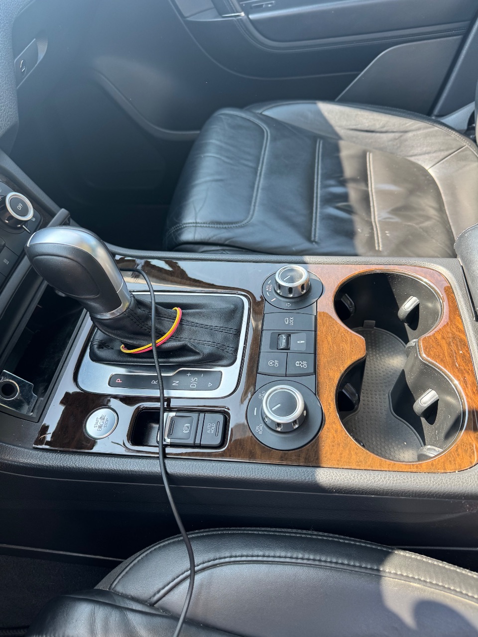 Volkswagen Touareg - фото 13