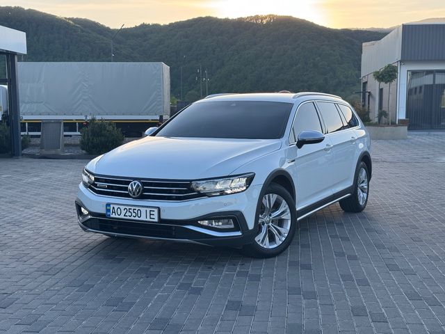 Volkswagen Passat - фото 1