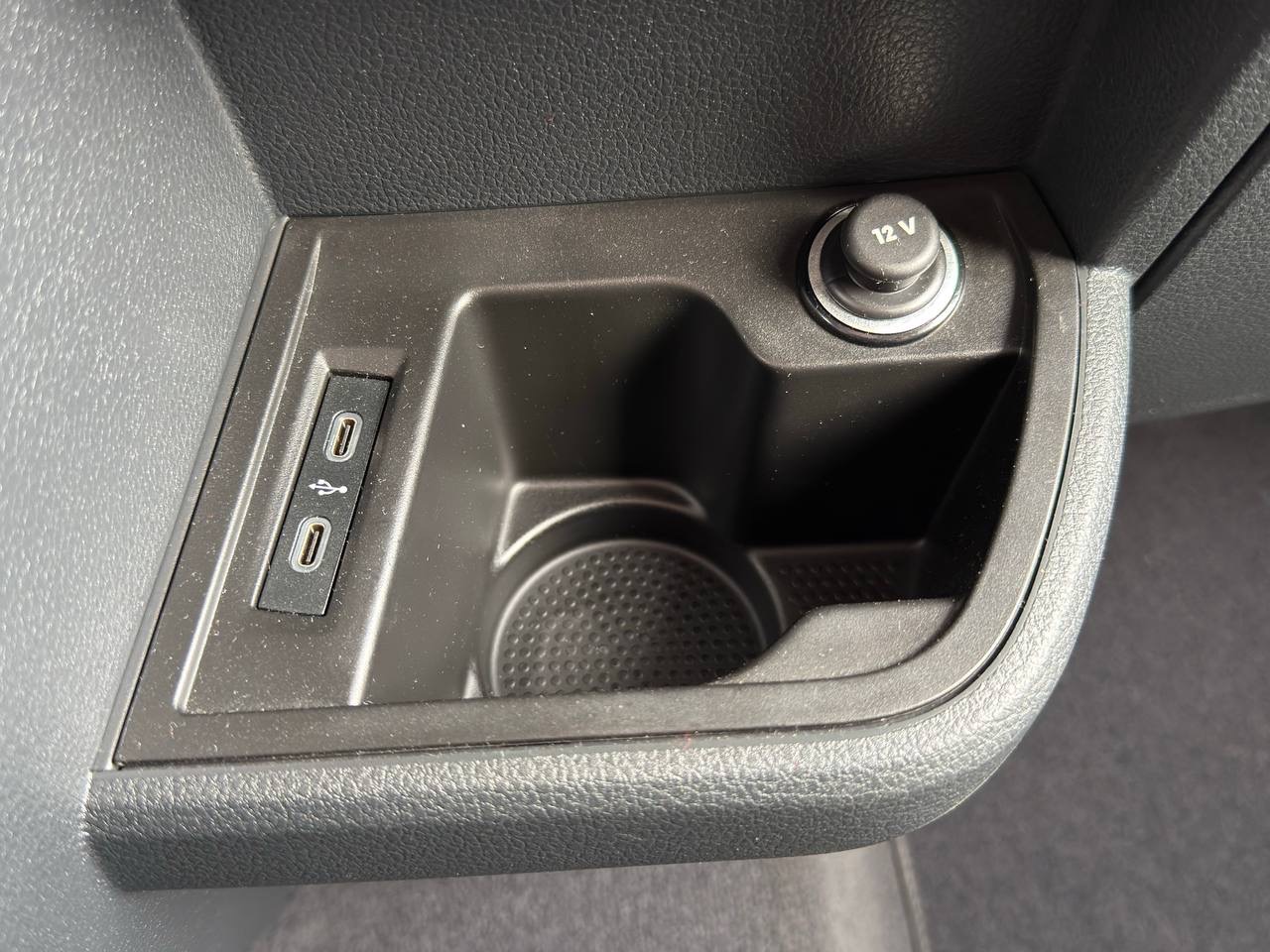 Volkswagen Multivan - фото 33