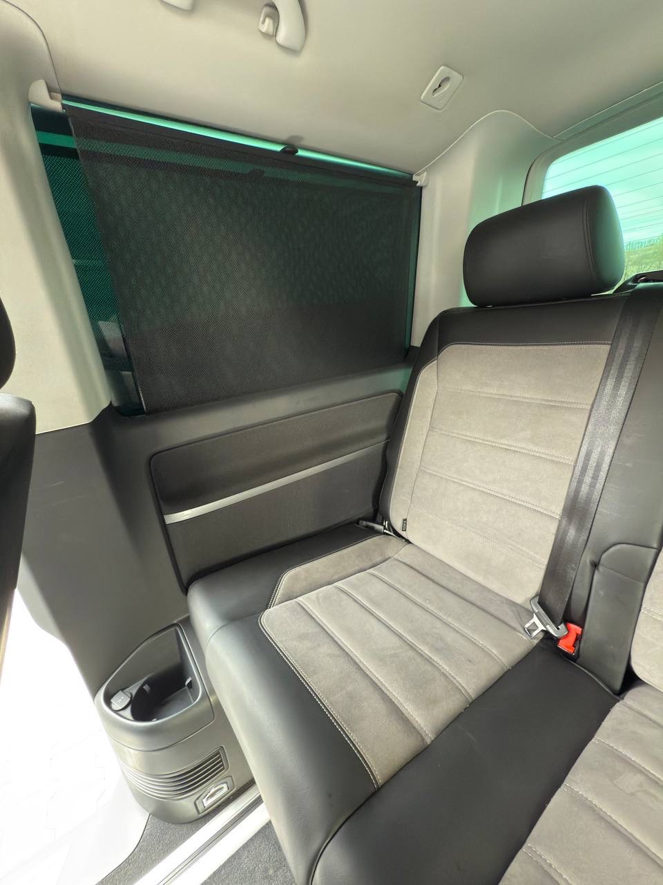 Volkswagen Multivan - фото 17