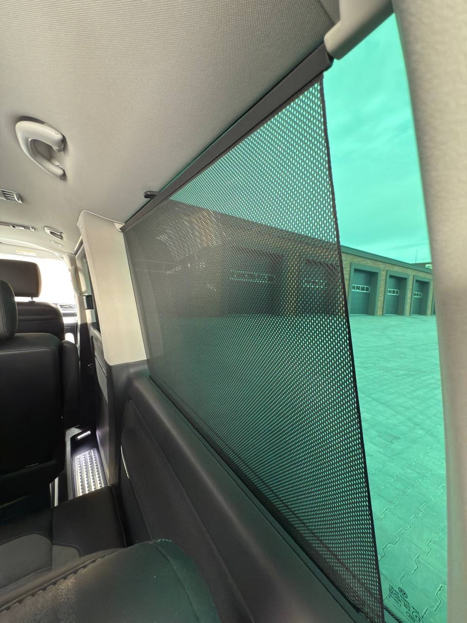 Volkswagen Multivan - фото 20