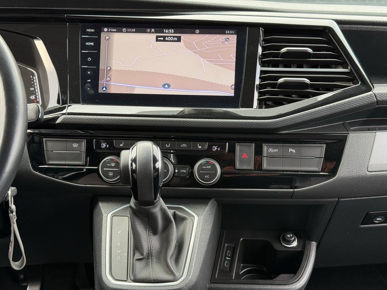 Volkswagen Multivan - фото 26