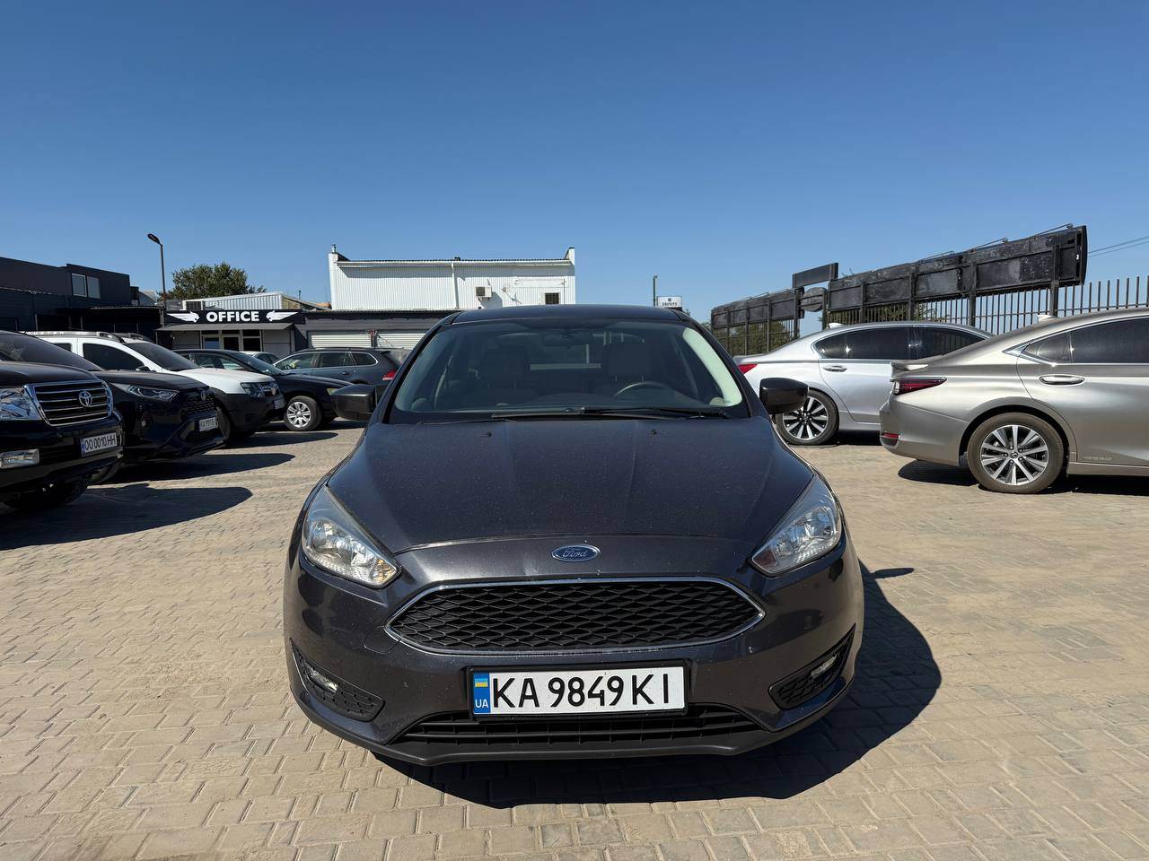 Ford Focus - фото 1