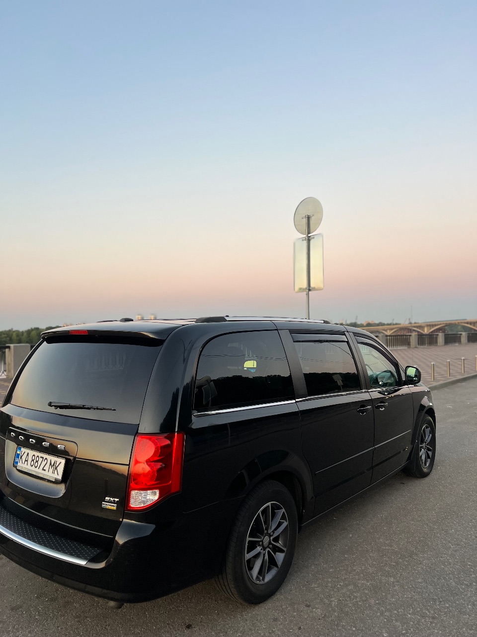 Dodge Caravan - фото 8