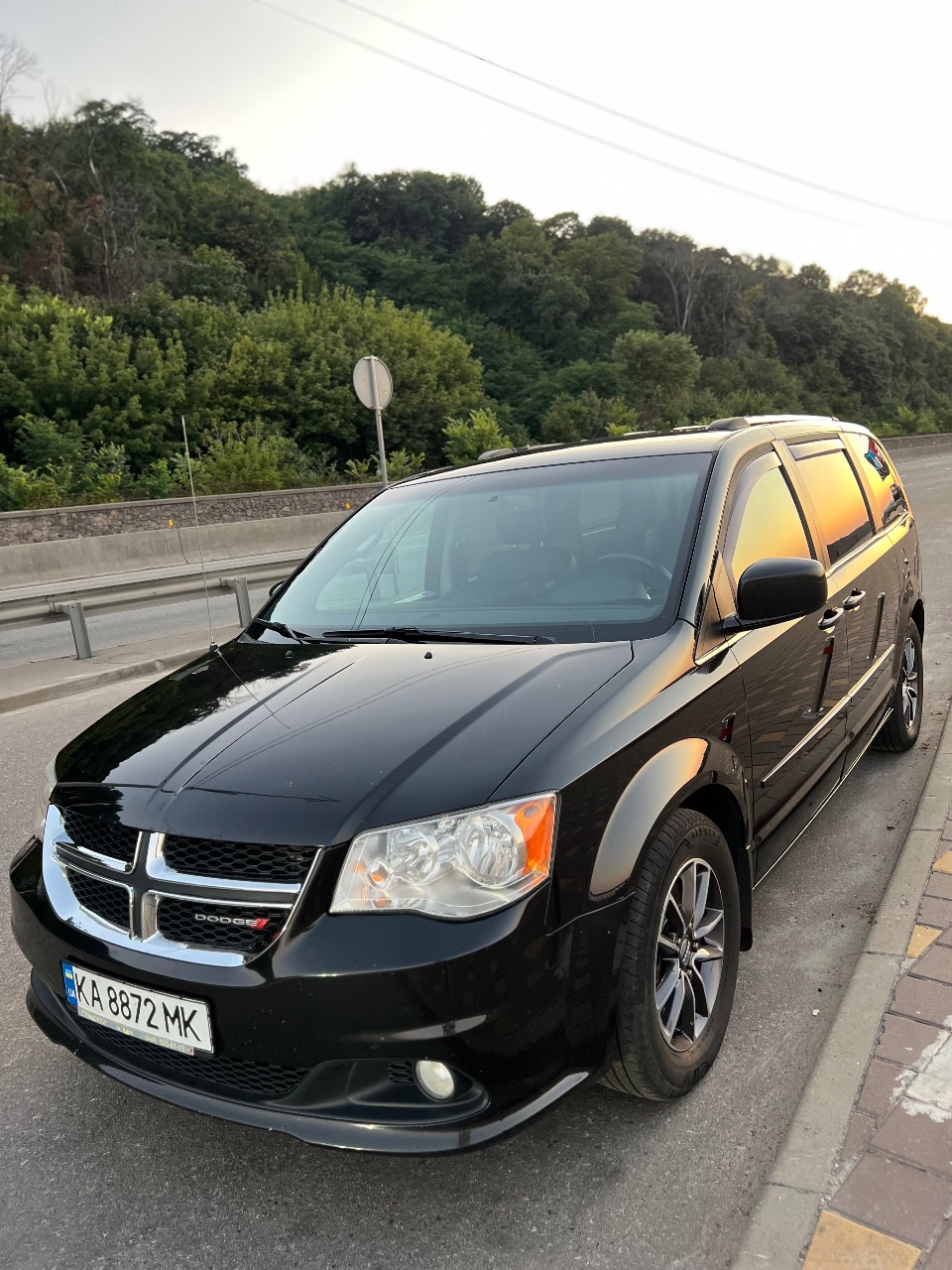 Dodge Caravan - фото 1
