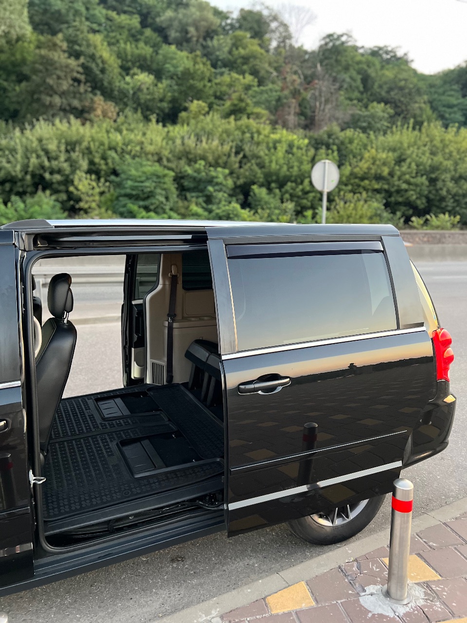 Dodge Caravan - фото 9