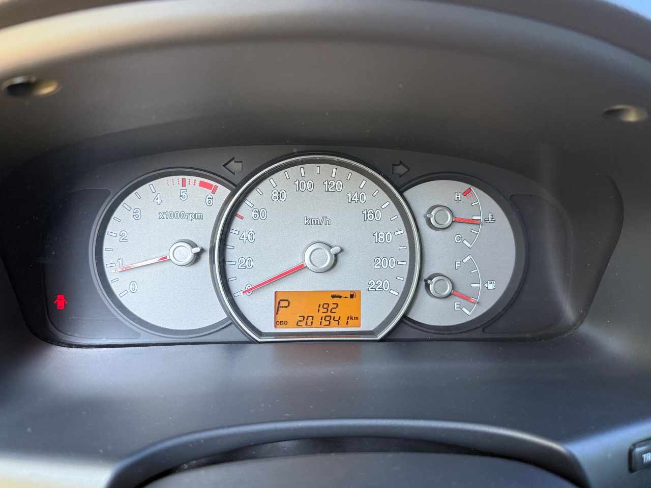 Kia Carens - фото 15