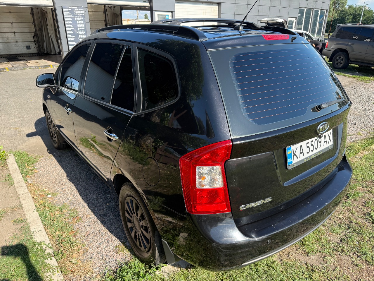 Kia Carens - фото 7